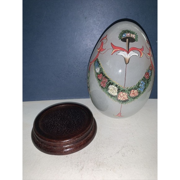 Vintage Chinese Reverse Hand Painted Frosted Glass Egg w Flower Garland Design - Picture 6 of 10